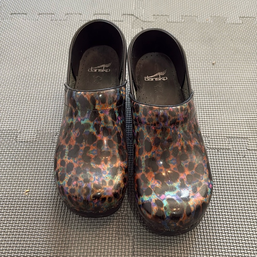 Used Dansko clogs